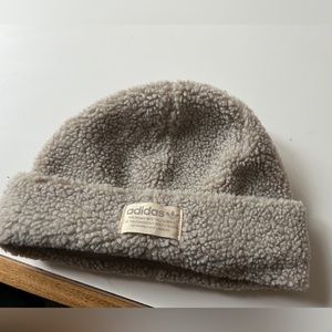 Adidas Sherpa look beanie